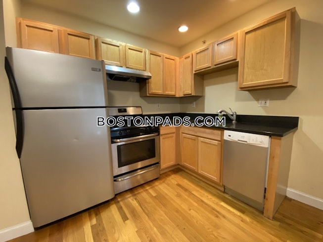 Boston - $2,000 /mo