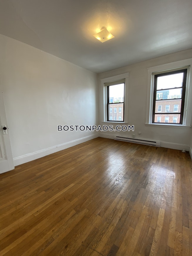 Boston - $3,800 /mo