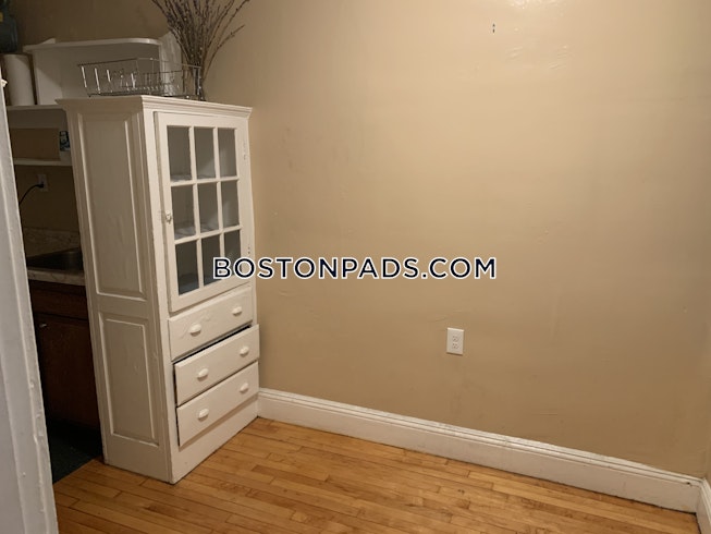 Boston - $1,900 /mo