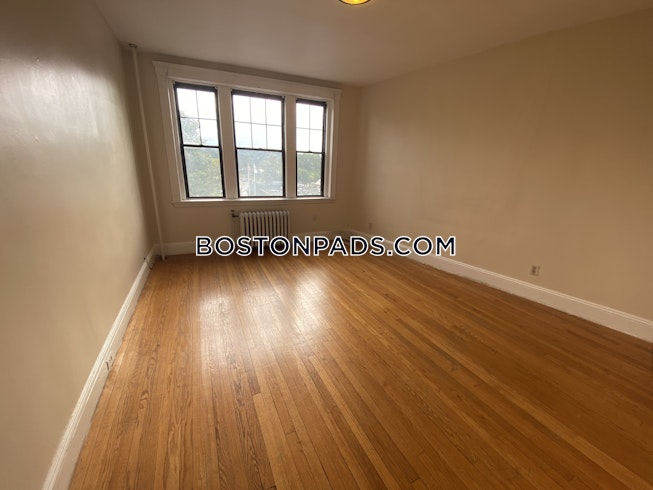 Boston - $3,000 /mo