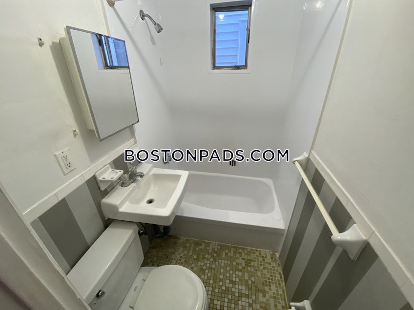 Boston - $2,700 /month