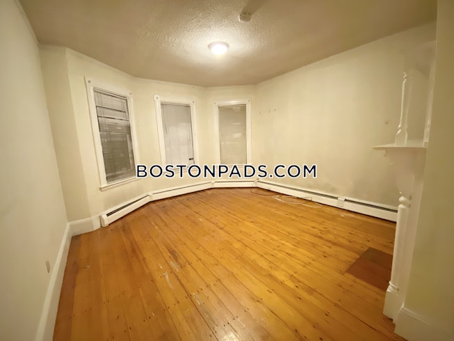 Roxbury Crossing - $3,700 /mo