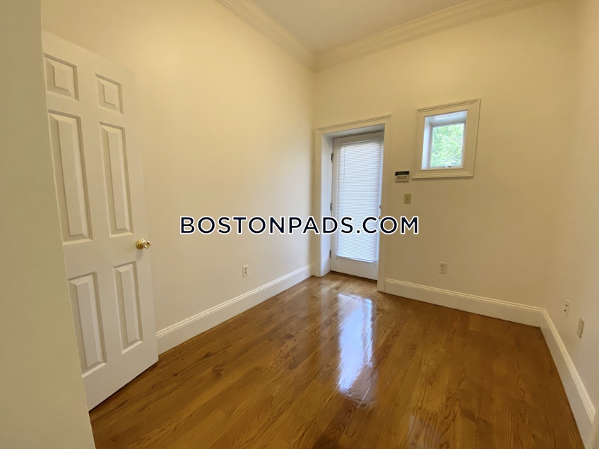 Roxbury Crossing - $2,695 /month