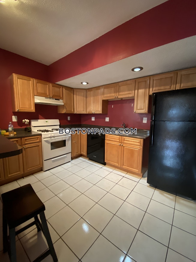 Boston - $3,500 /mo