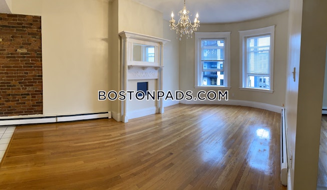 Boston - $3,600 /mo