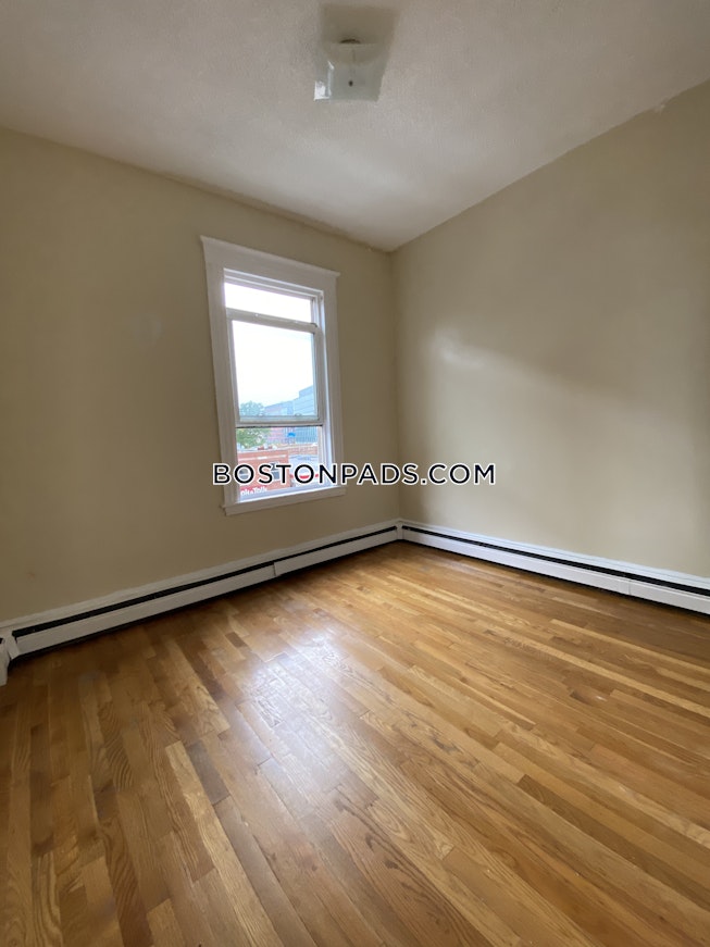 Boston - $3,600 /mo