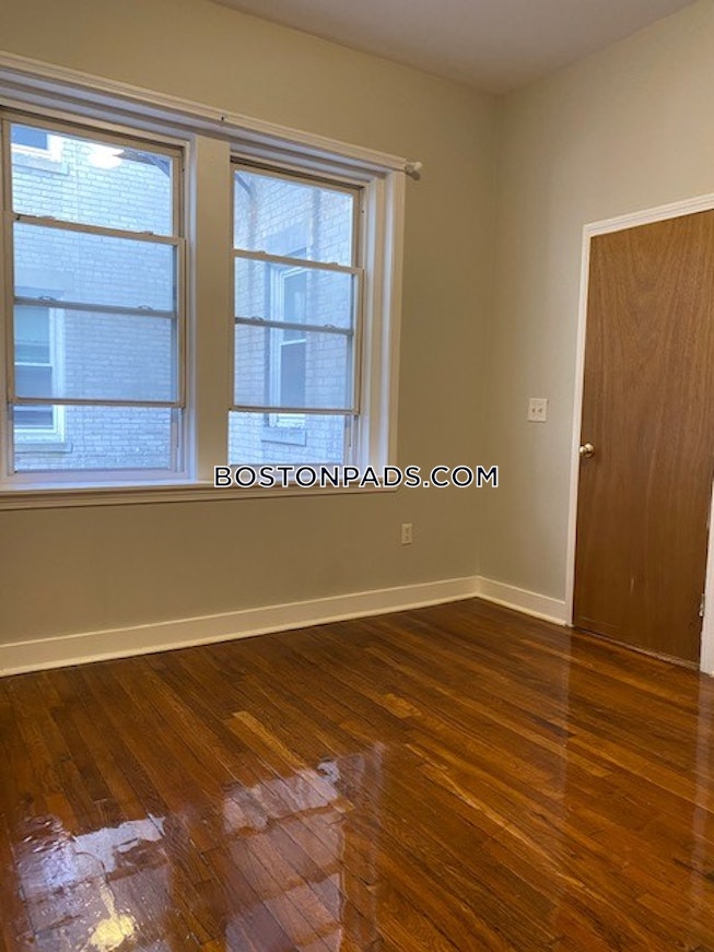 Boston - $5,940 /mo