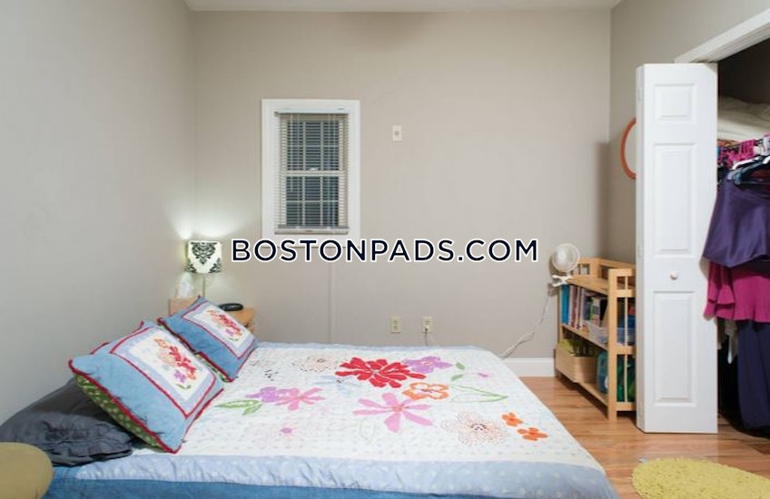 Boston - $6,400 /month