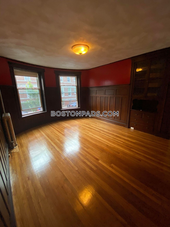 Boston - $3,200 /mo