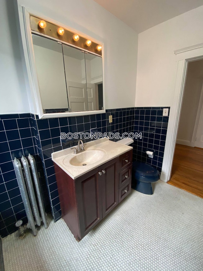 Boston - $3,200 /mo