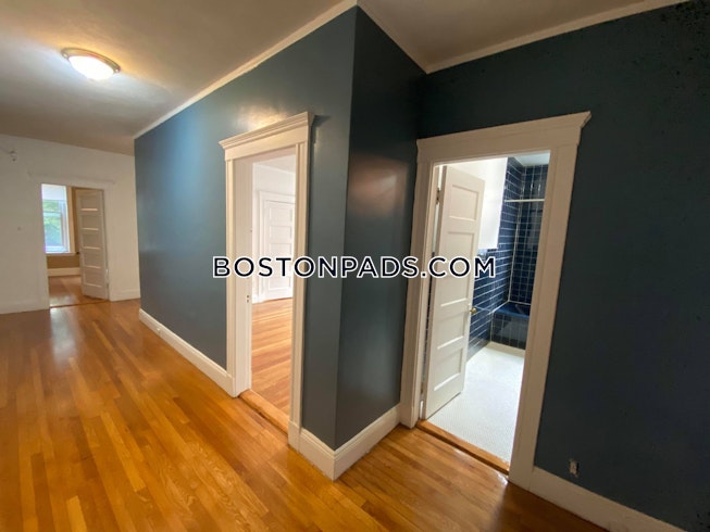 Boston - $3,200 /mo