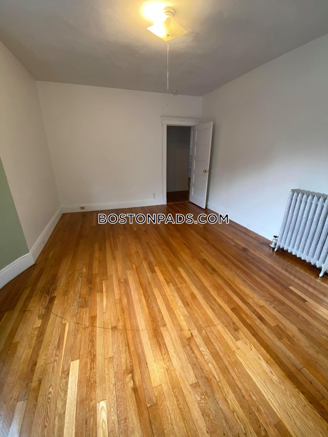 Boston - $3,200 /mo