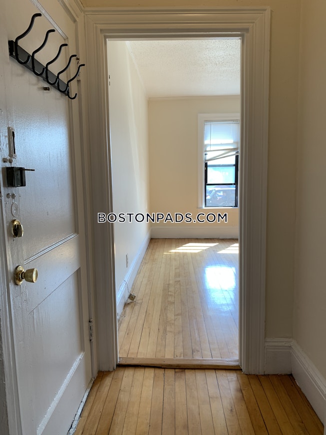 Boston - $1,500 /mo