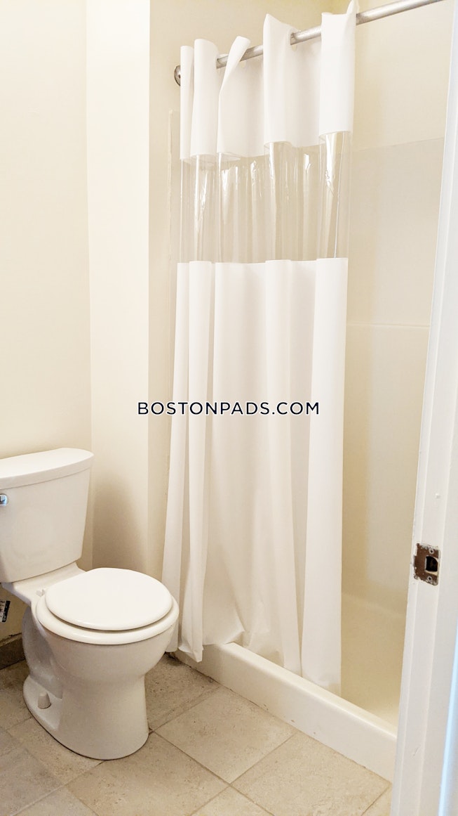 Boston - $2,400 /mo