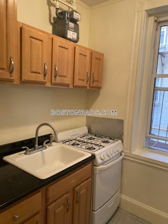 Boston, $2,800/mo