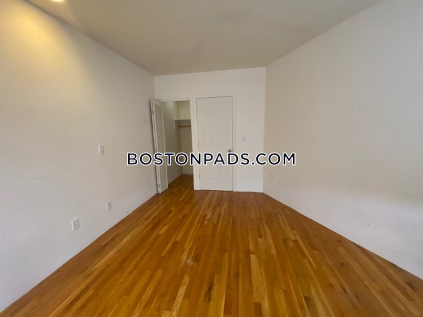 Boston - $2,900 /month