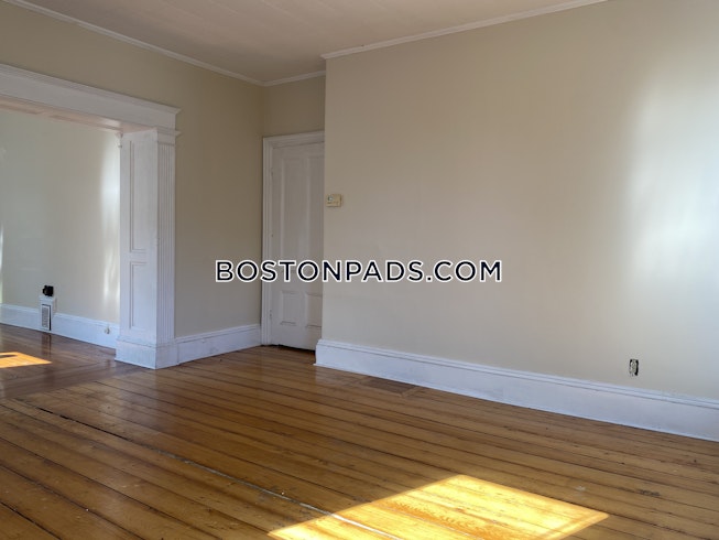 Somerville - $3,900 /mo