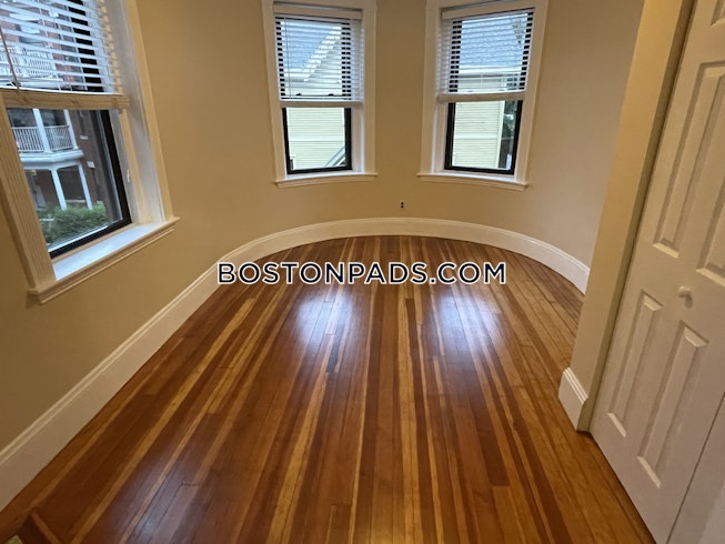 Brookline - $2,800 /mo