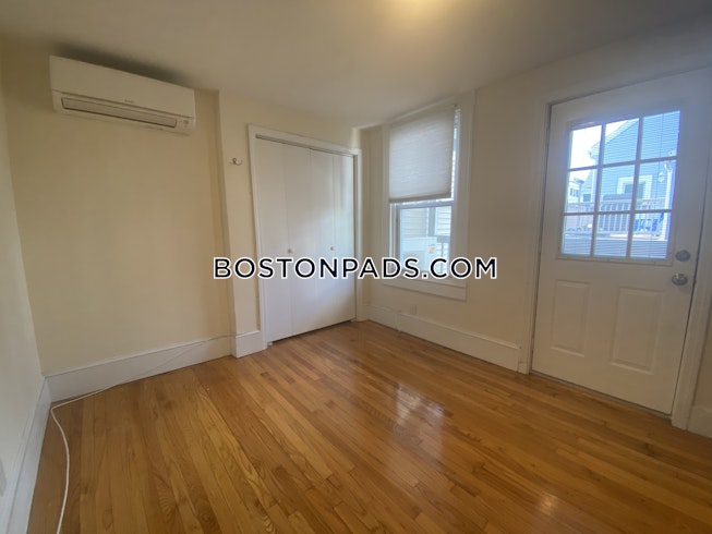 Boston - $2,400 /mo