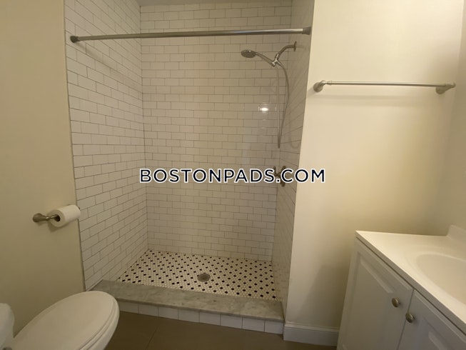 Boston - $2,400 /mo