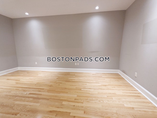 Somerville - $4,600 /mo