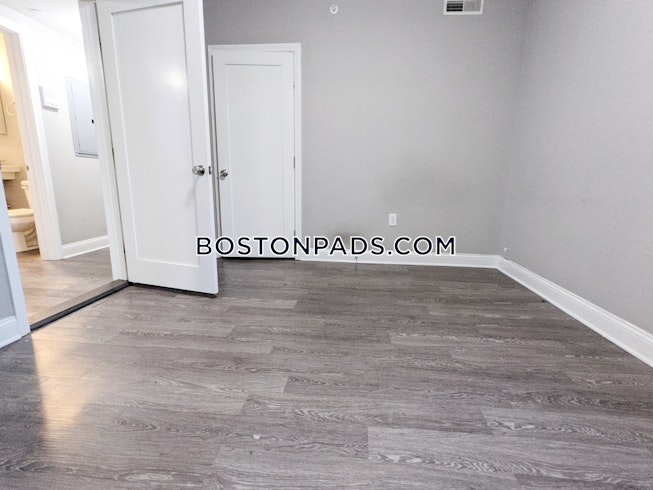 Somerville - $4,600 /mo