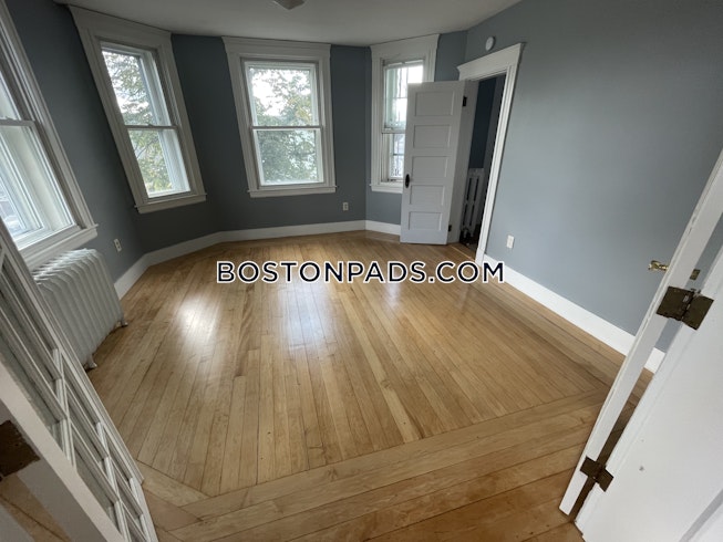 Boston - $2,200 /mo