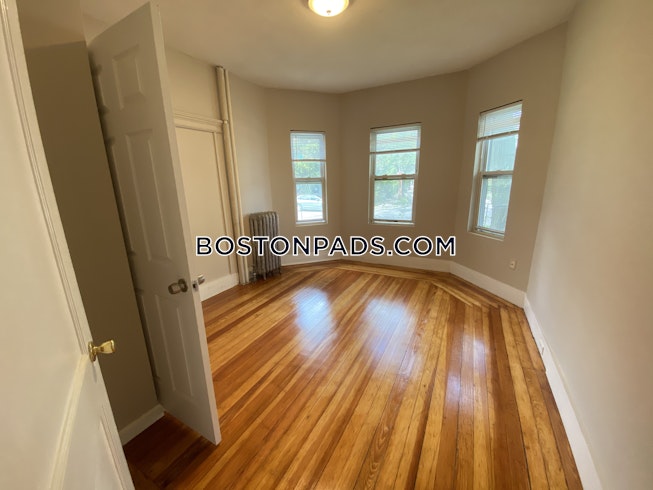 Boston - $3,500 /mo