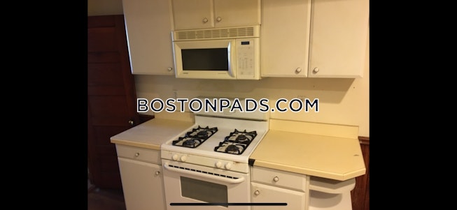 Boston - $3,600 /mo