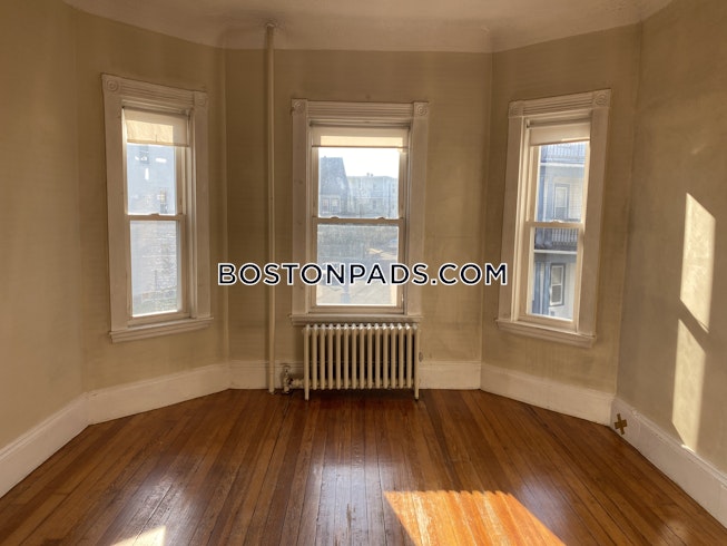 Boston - $2,575 /mo