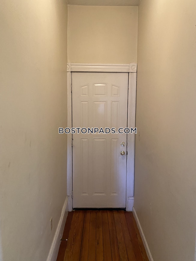 Boston - $2,575 /mo