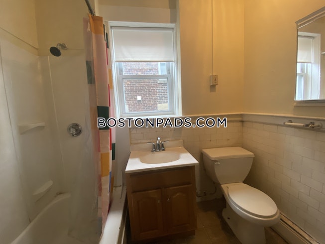 Boston - $3,050 /mo