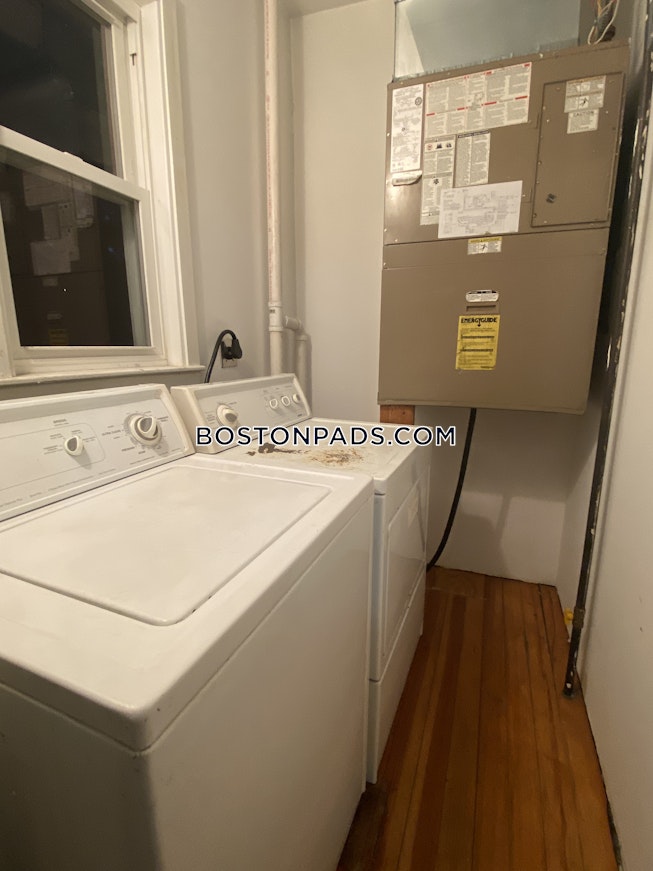 Somerville - $3,400 /mo