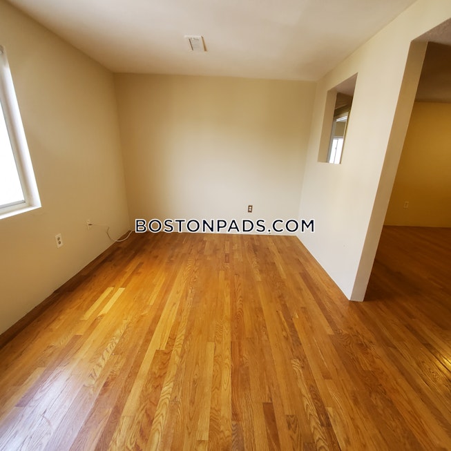 Boston - $2,400 /mo