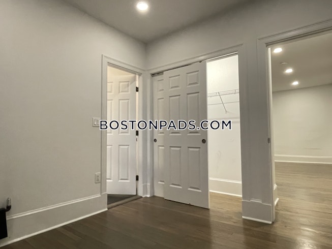 Boston - $3,200 /mo