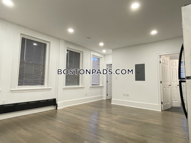 Boston - $3,200 /mo