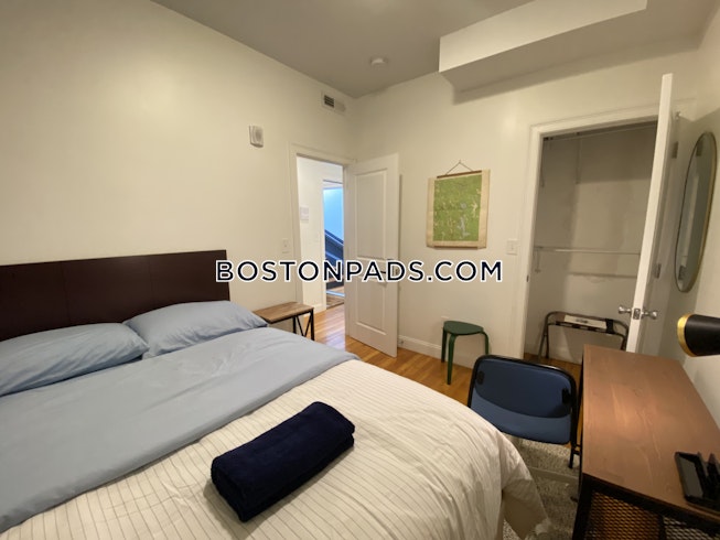 Boston - $6,400 /mo