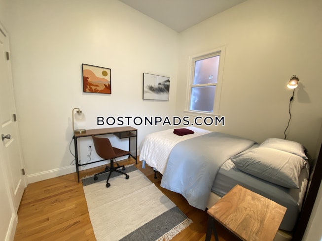 Boston - $6,100 /mo