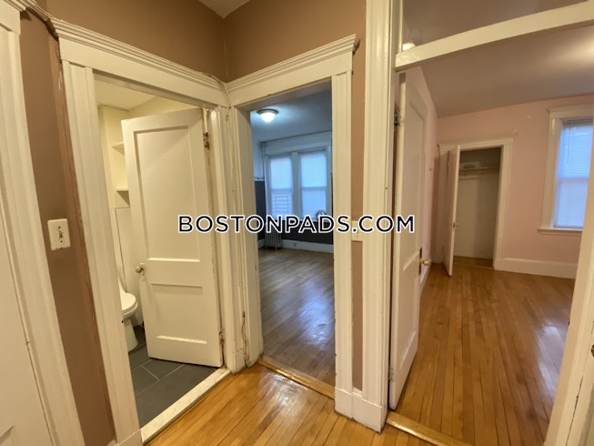 Boston - $3,400 /mo