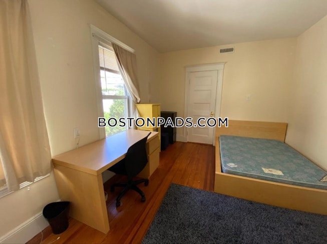 Somerville - $4,600 /mo