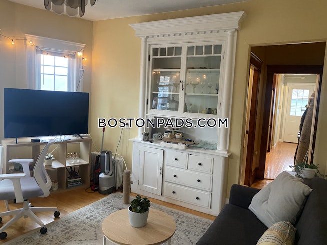 Somerville - $4,900 /mo