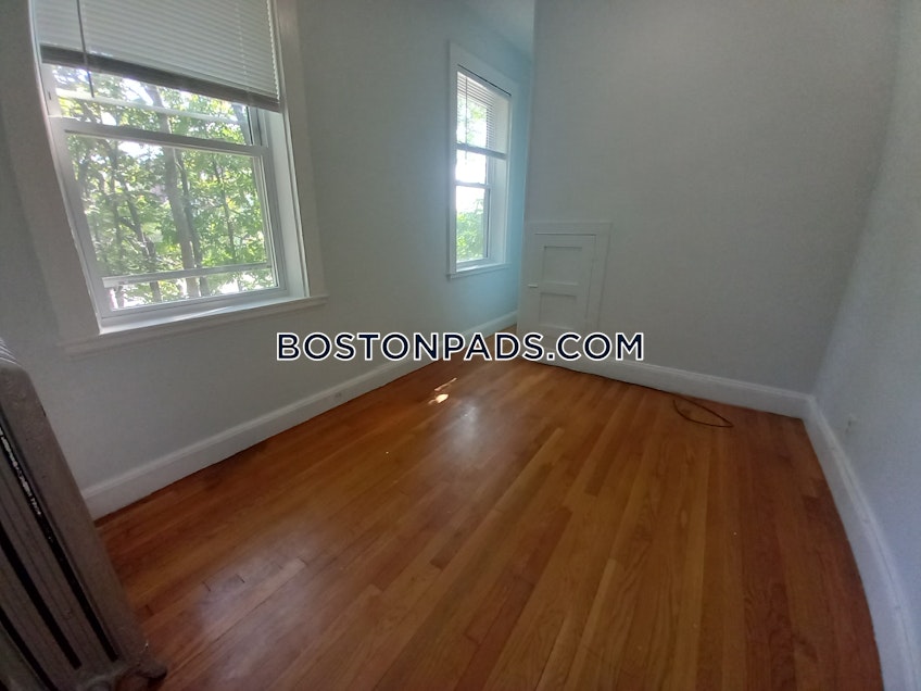 Boston - $3,895 /month