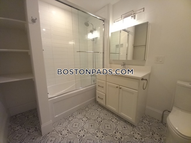 Boston - $2,995 /mo