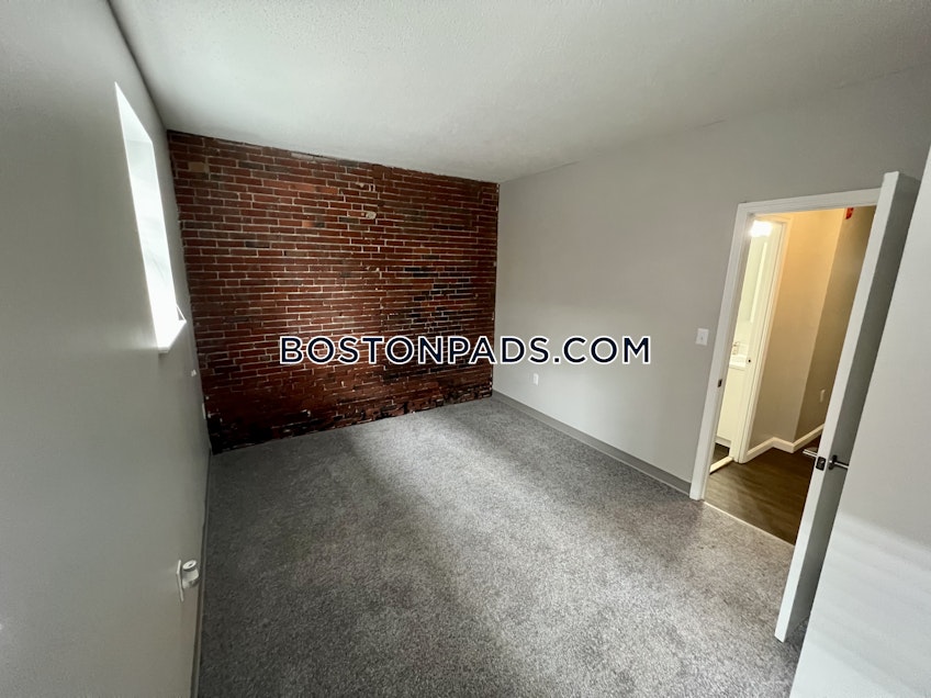 Boston - $3,215 /month