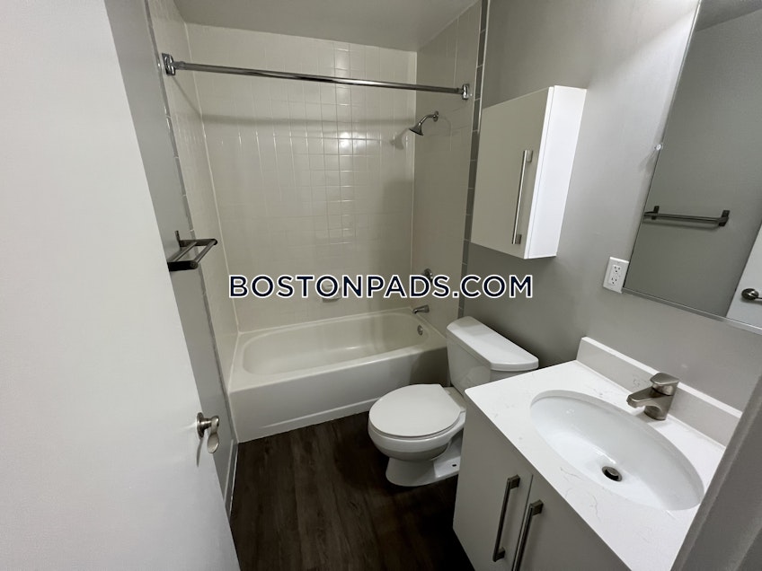 Boston - $3,215 /month