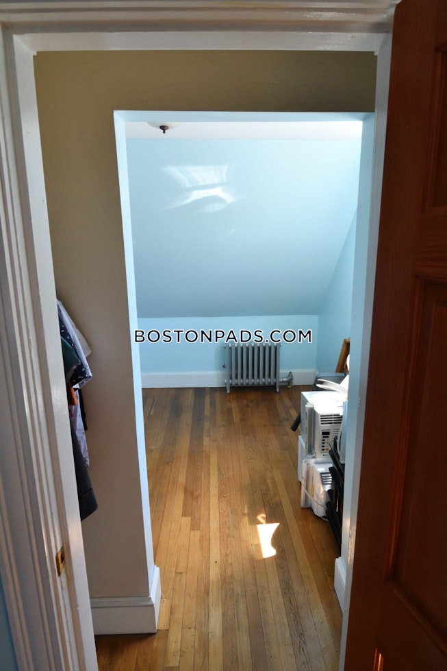 Boston - $4,800 /mo