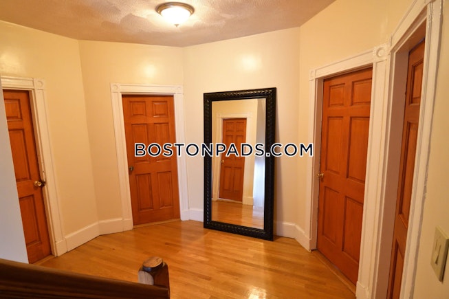 Boston - $4,800 /mo