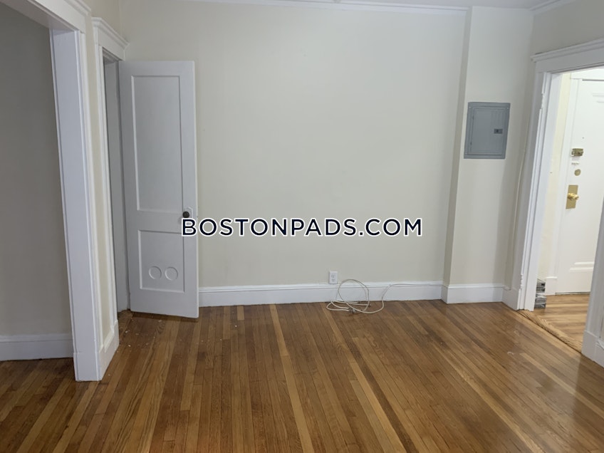 Boston - $2,475 /month
