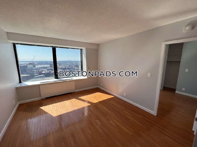 Boston - $4,400 /mo