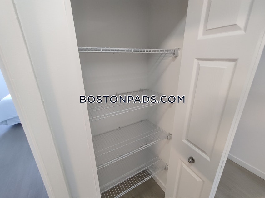 Boston - $2,552 /month